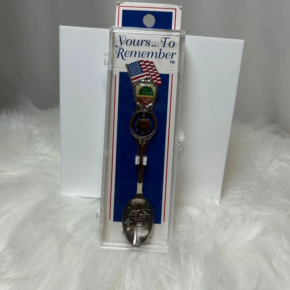 Oregon Souvenir Spoon‎ Yours To Remember Myrtlewood Tree Collectible
